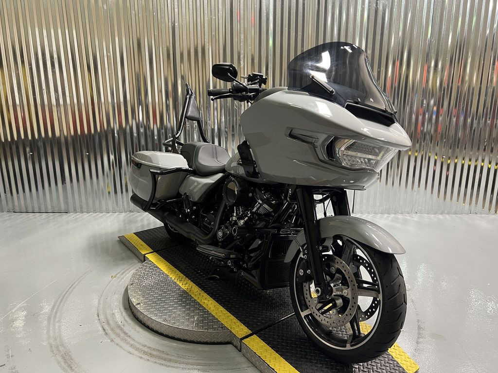 Road Glide®