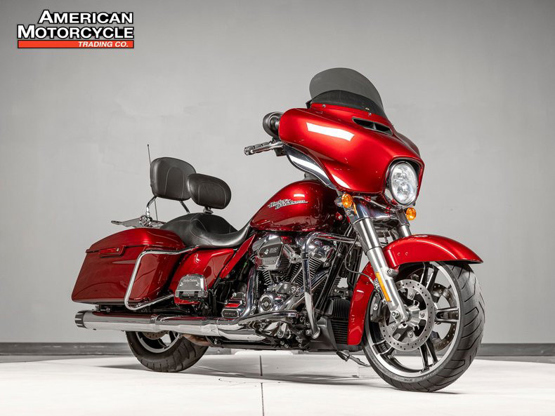 Street Glide®