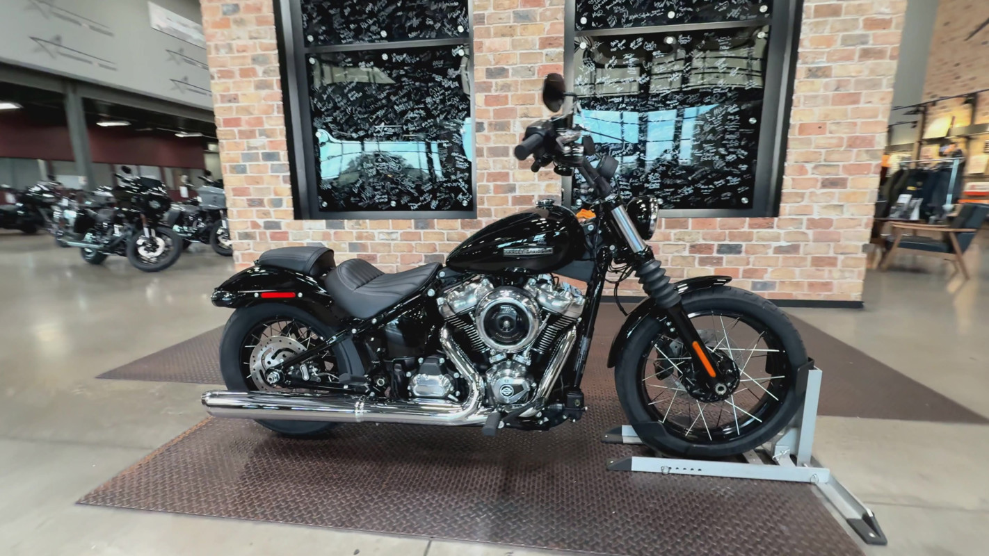 Street Bob®