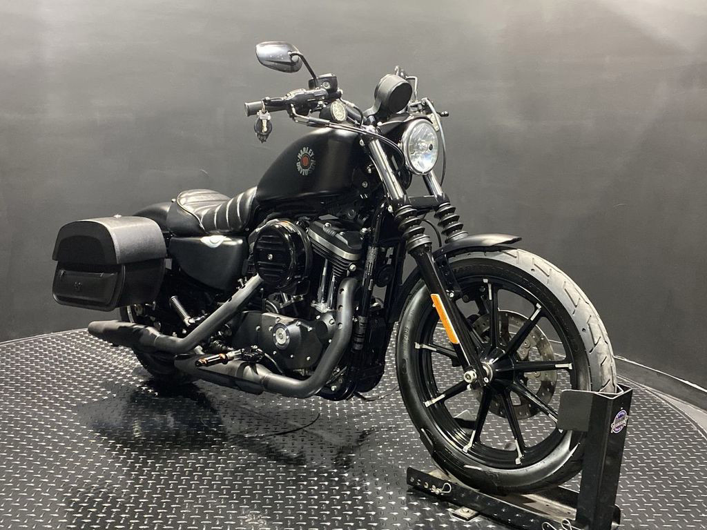 Iron 883®