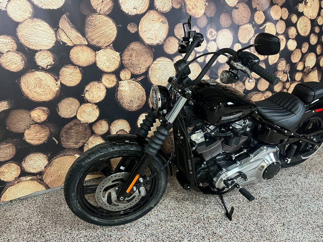 Street Bob®