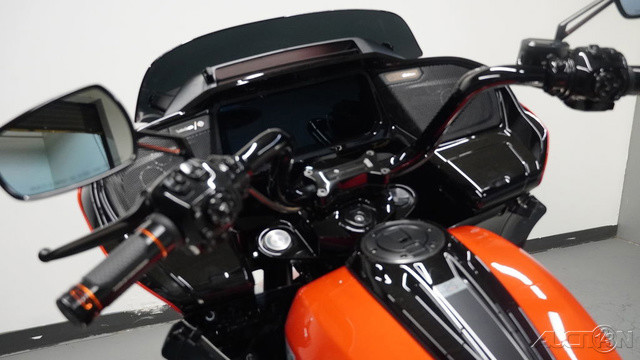 CVO® Road Glide®