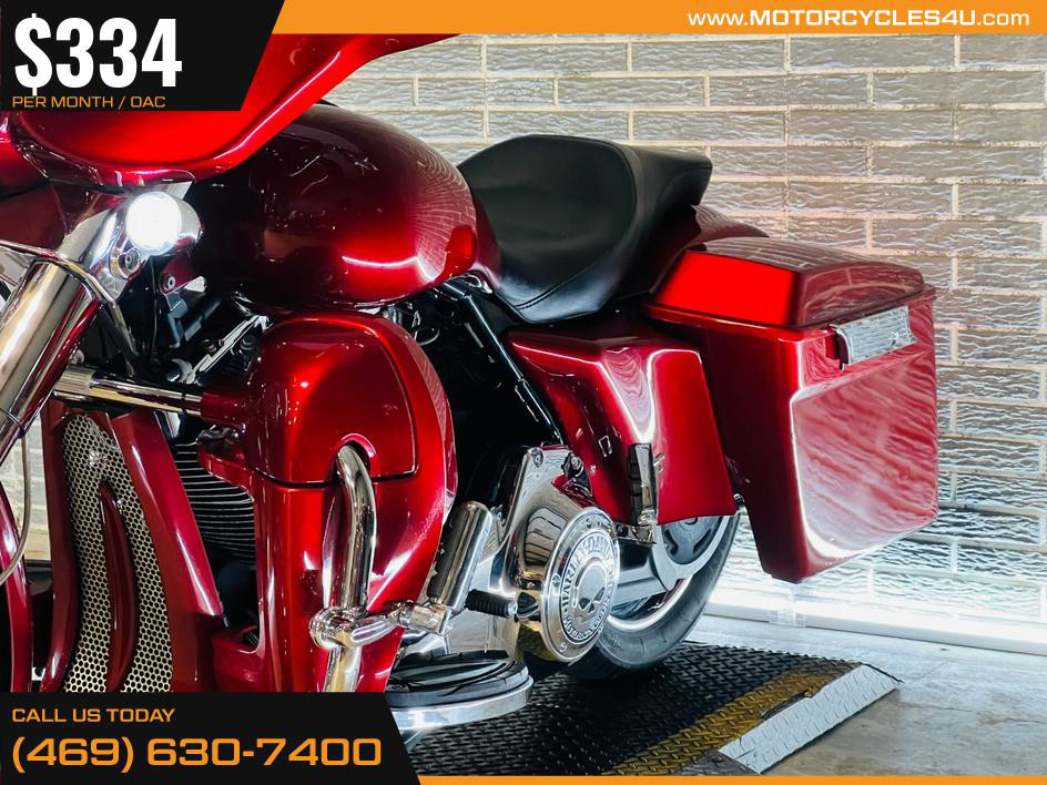 Street Glide®