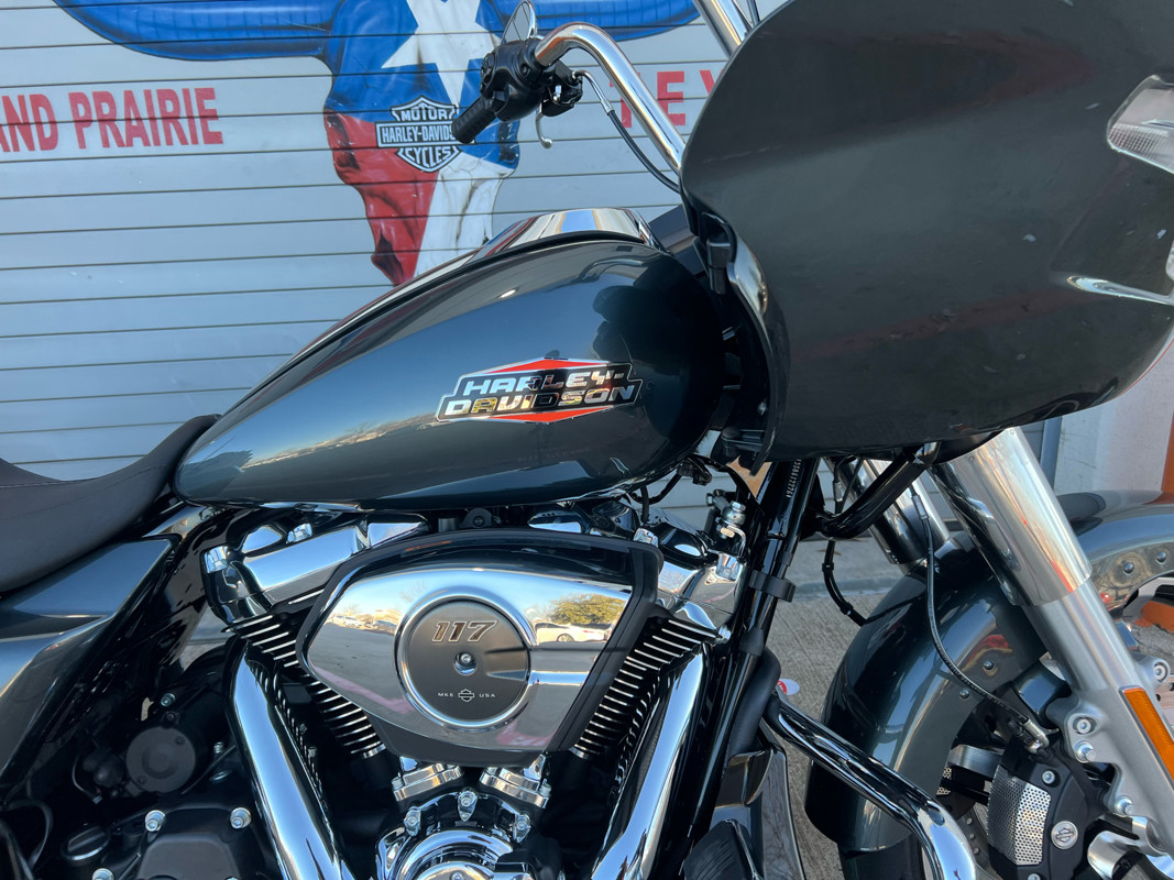 Road Glide®