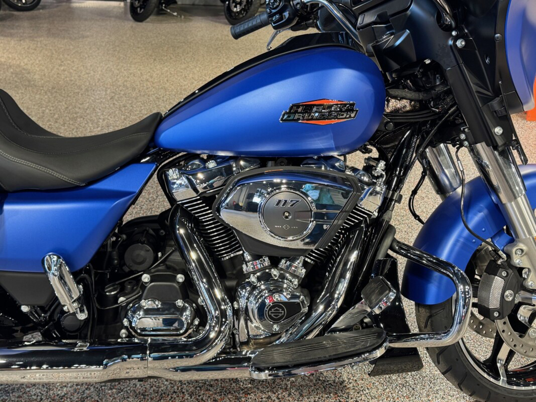Street Glide®