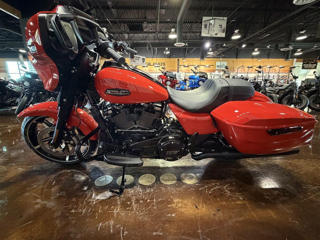 Street Glide®
