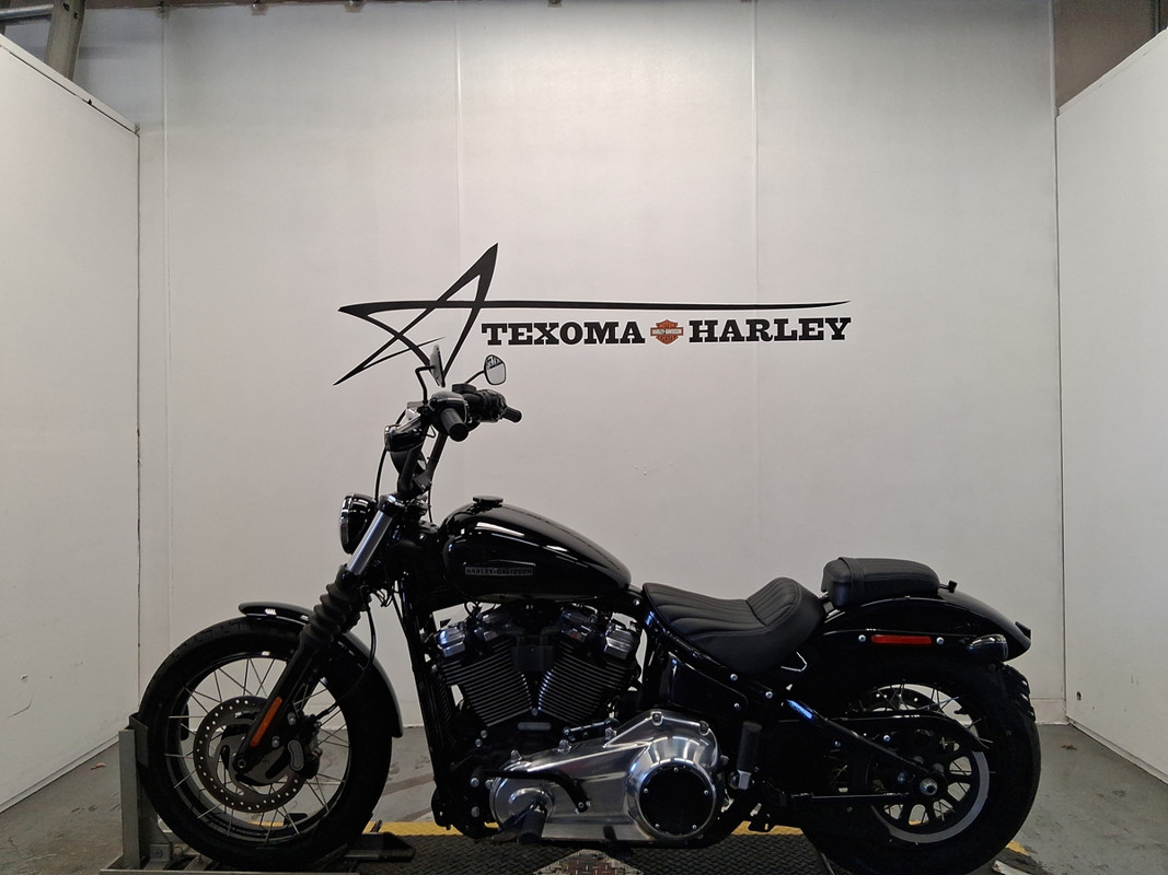 Street Bob®