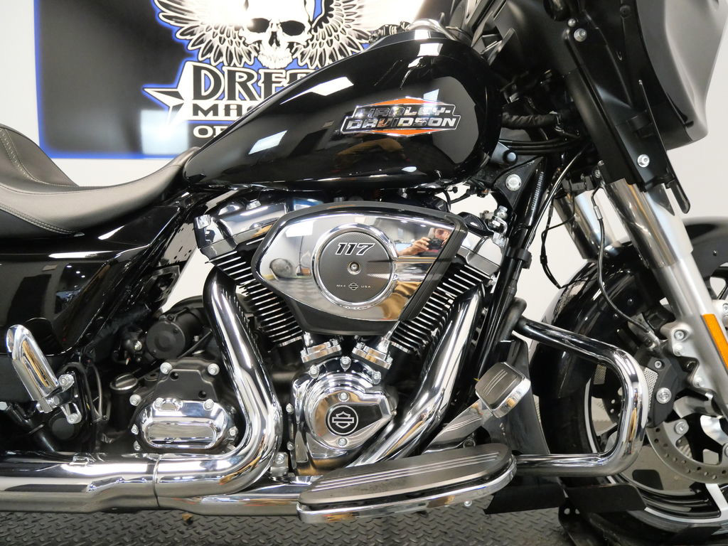Street Glide®