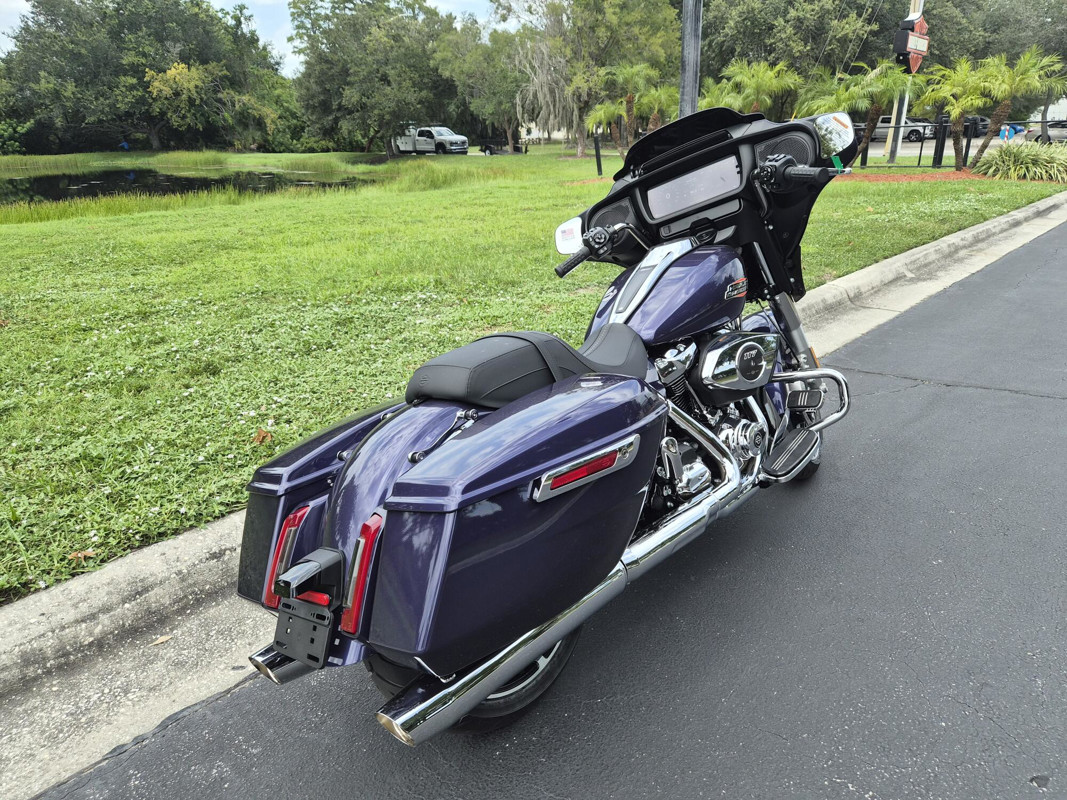 Street Glide®