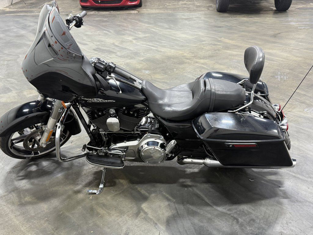Street Glide®