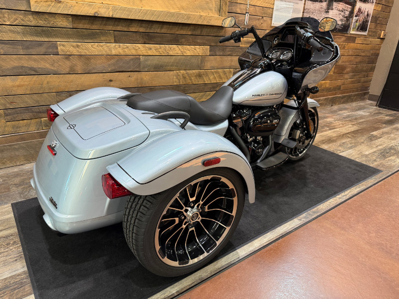 Road Glide® 3