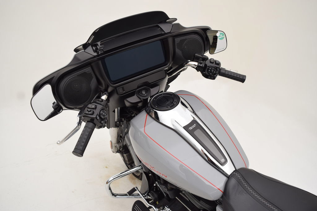Street Glide®