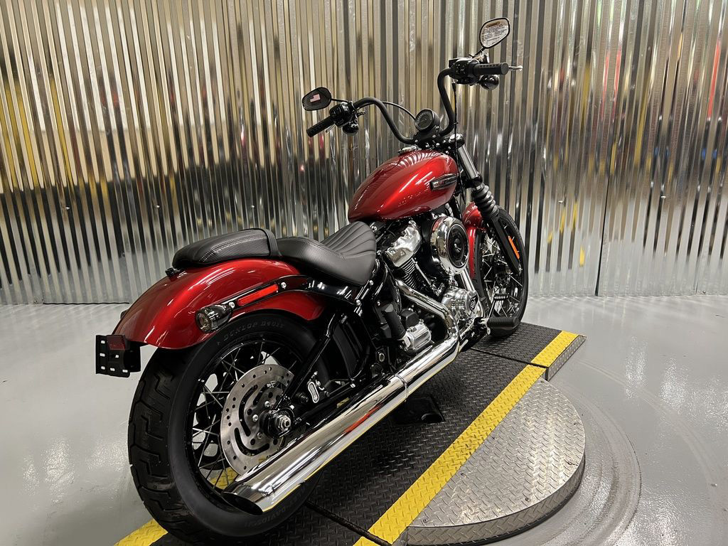 Street Bob®