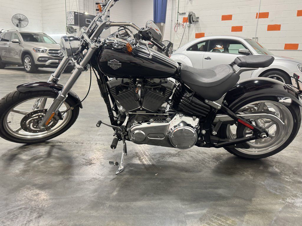Softail® Rocker® C