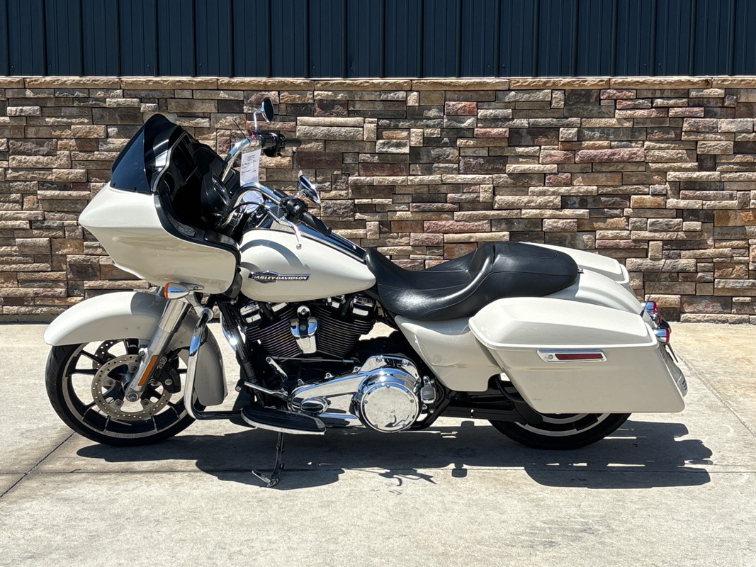 Road Glide®