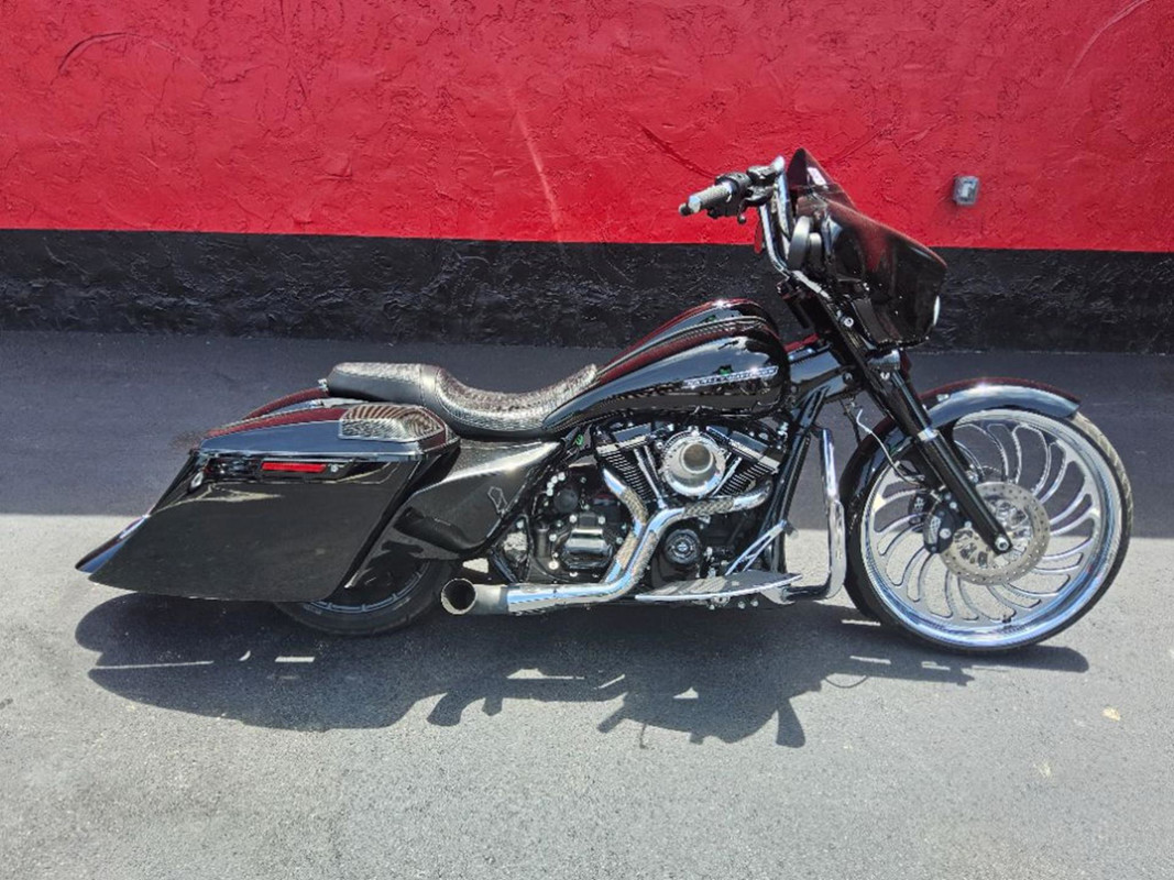 Street Glide®