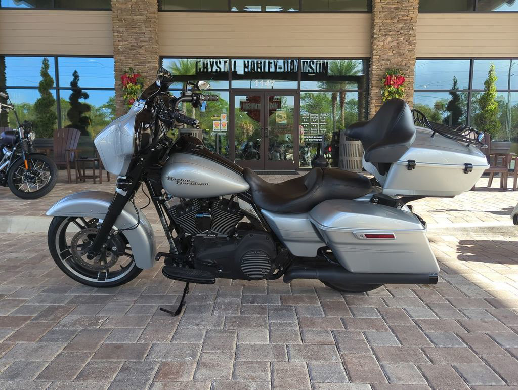 Street Glide® Special