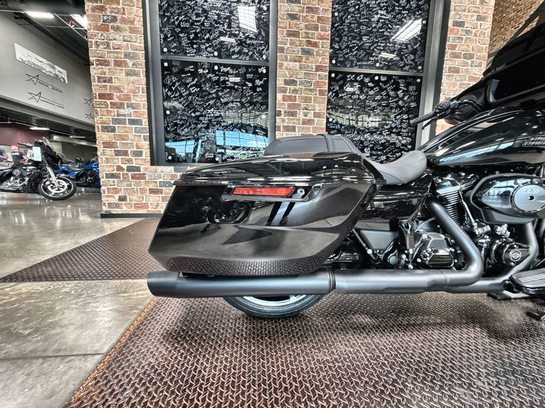 Street Glide®