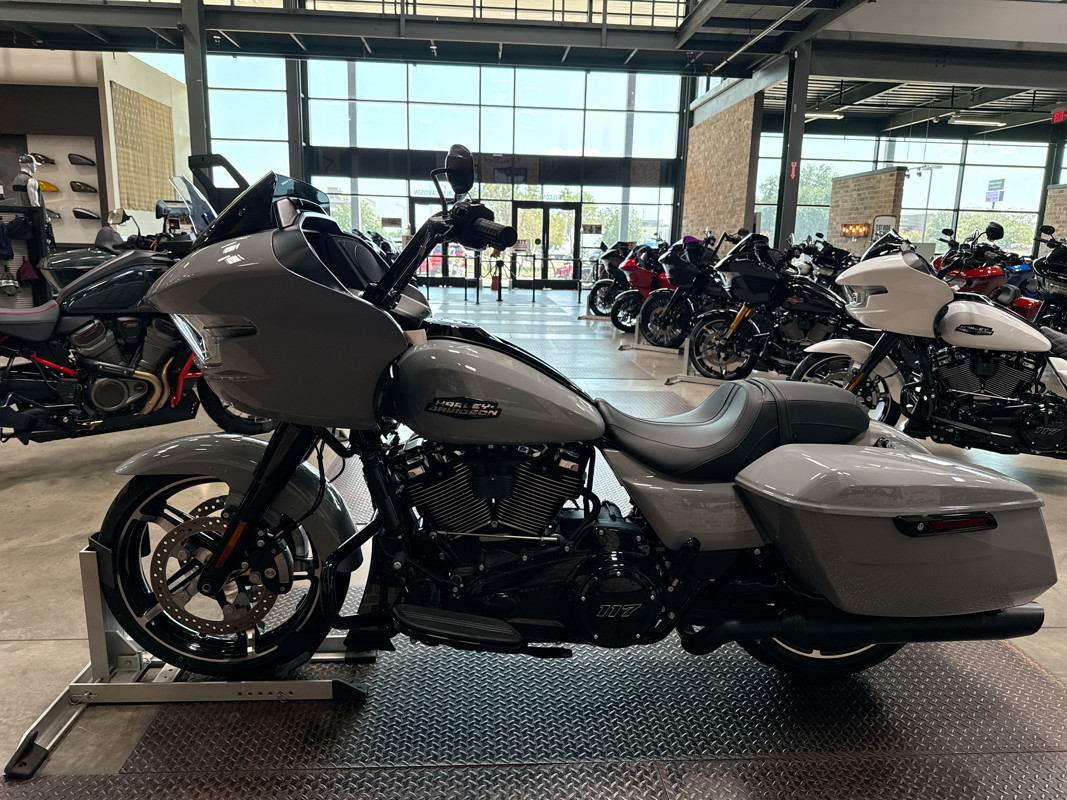 Road Glide®