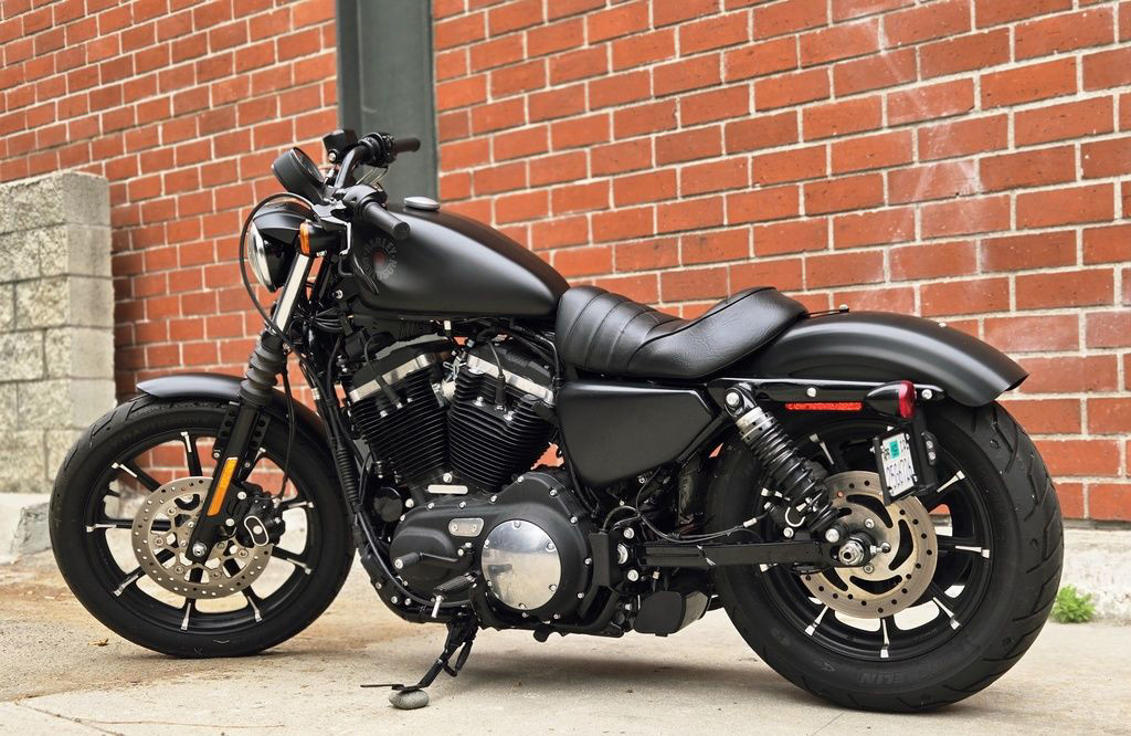 Iron 883®