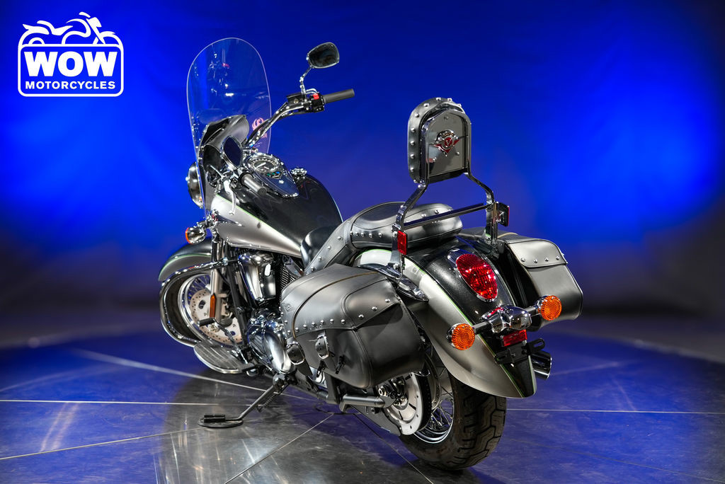 Vulcan 900 Classic LT