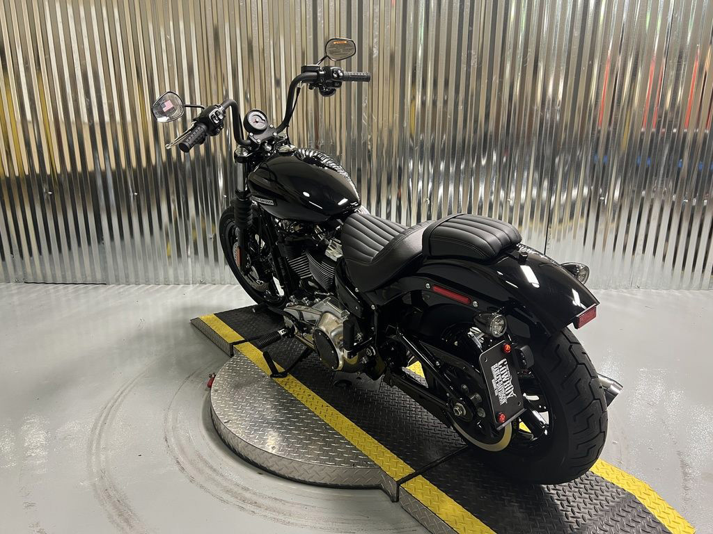 Street Bob®