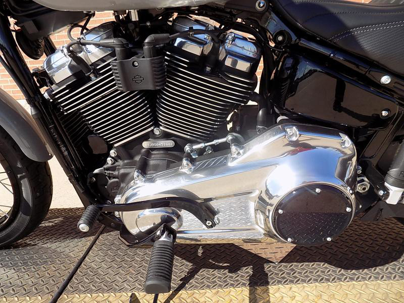 Street Bob®