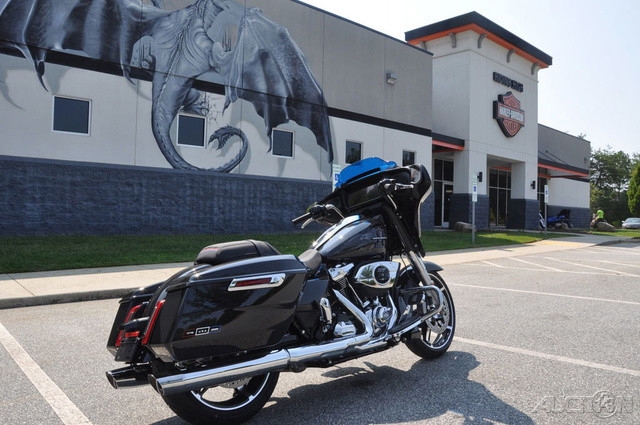 Street Glide®