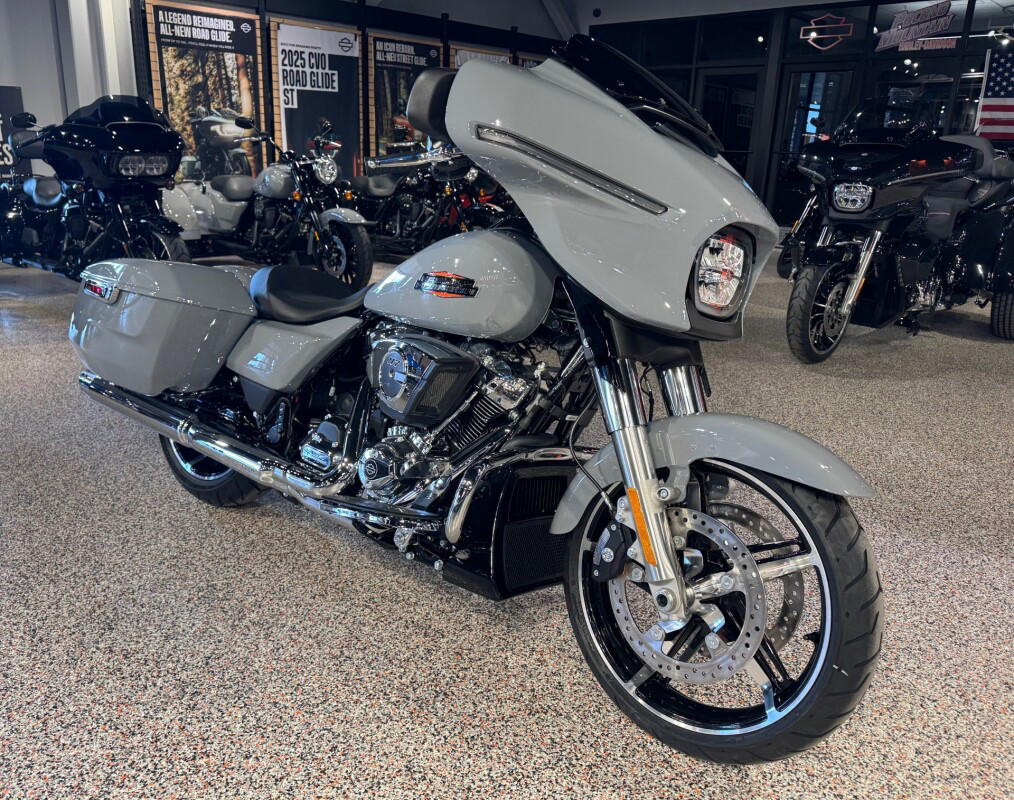 Street Glide®