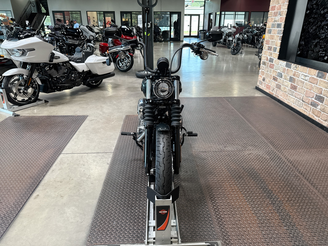 Street Bob®