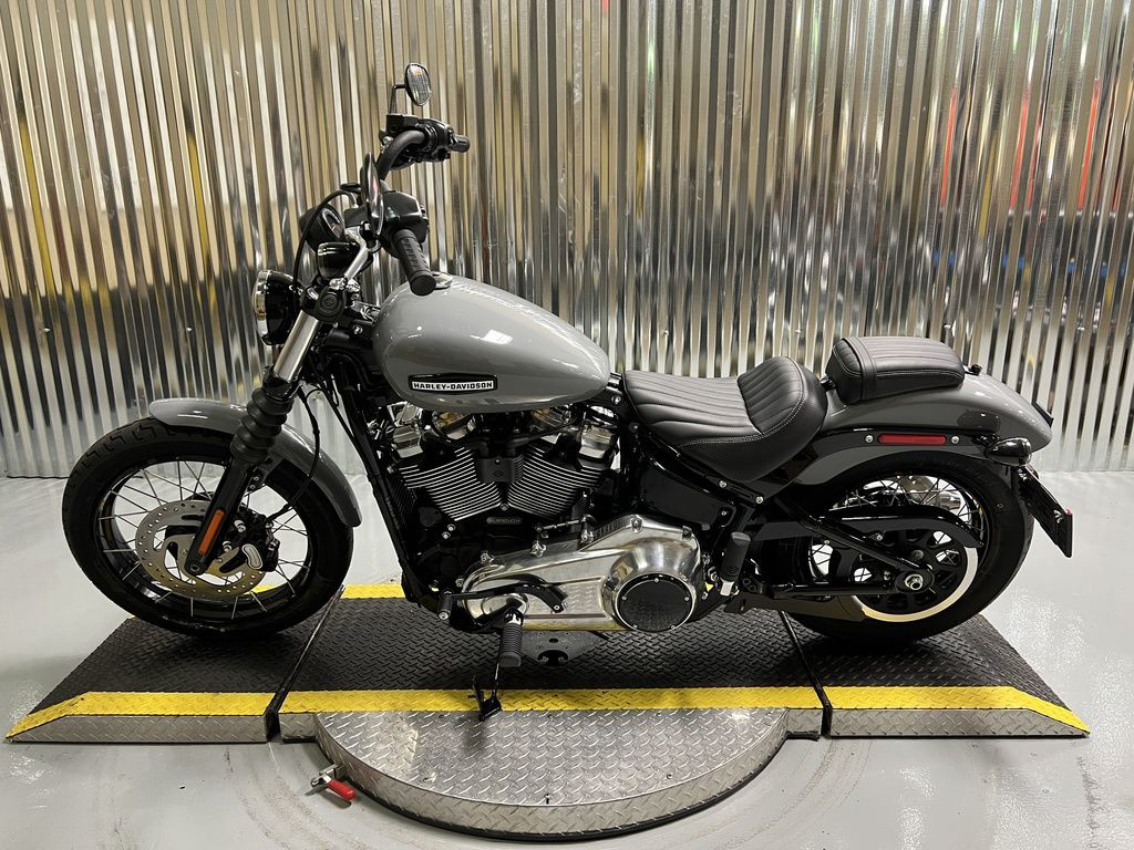 Street Bob®