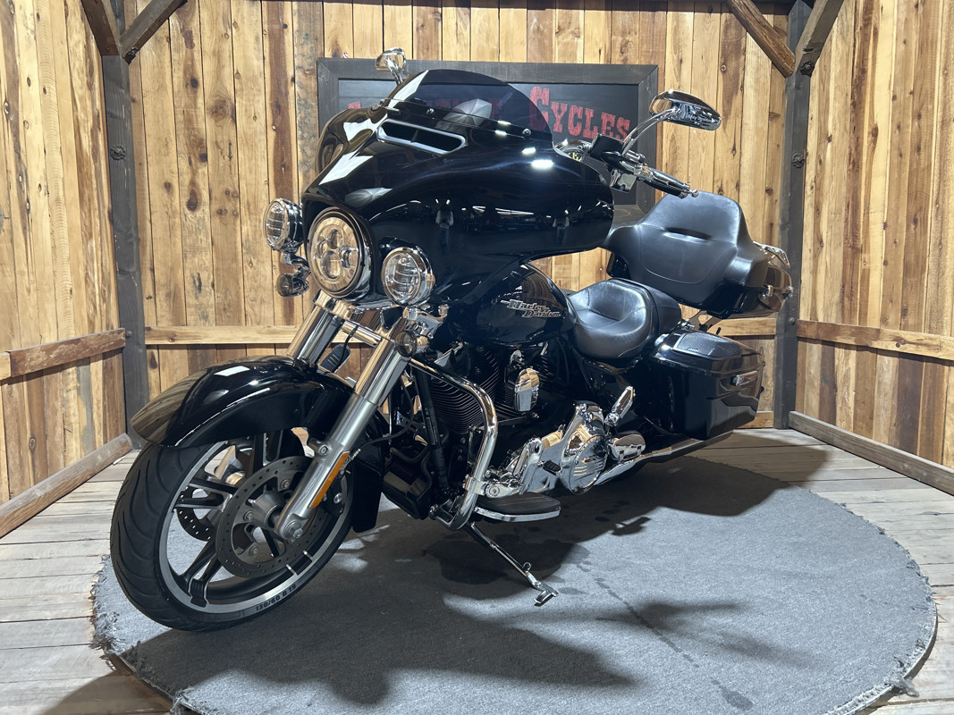 Street Glide®