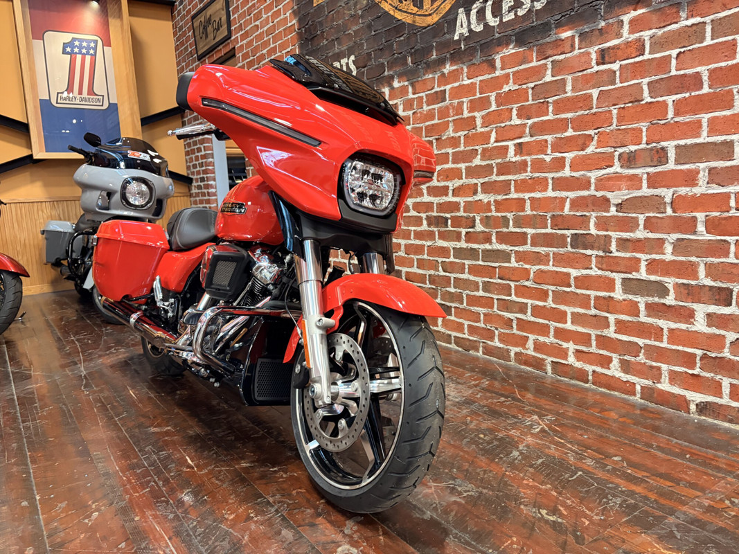 Street Glide®