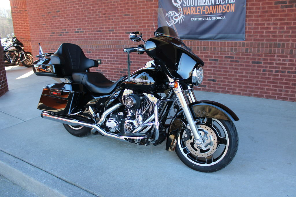 Street Glide®
