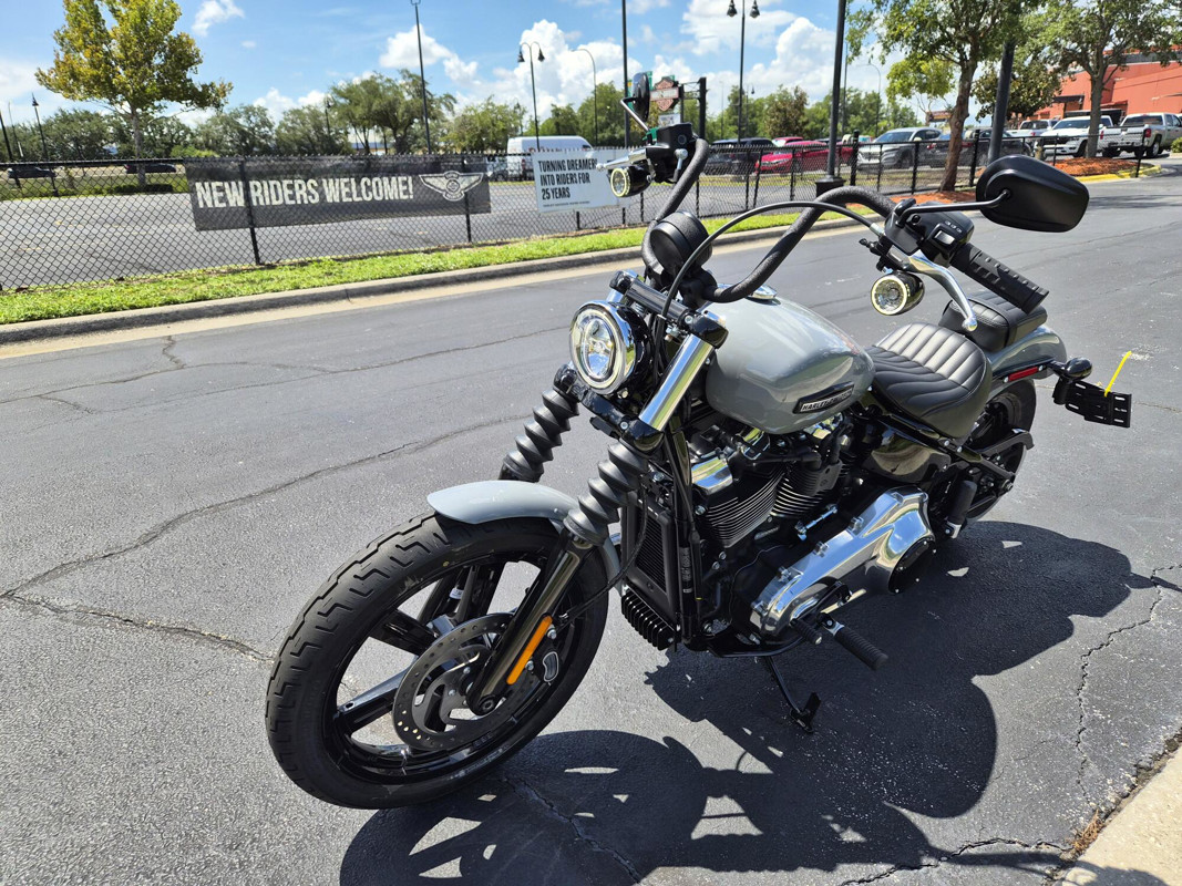 Street Bob®