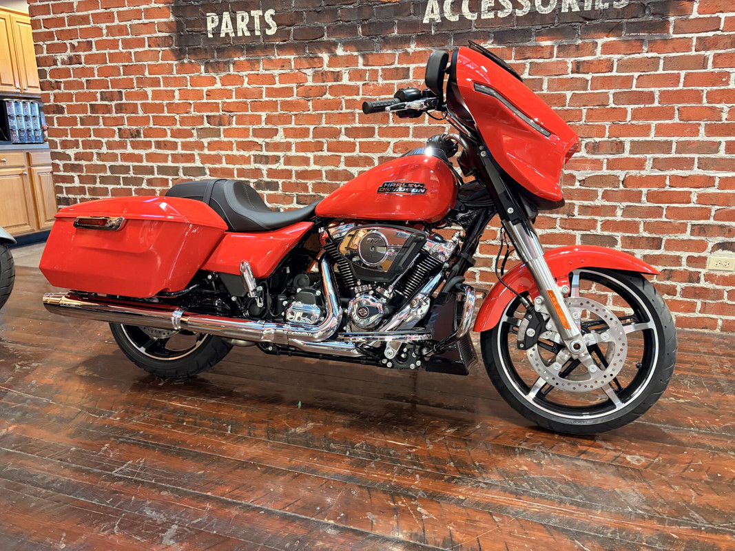 Street Glide®
