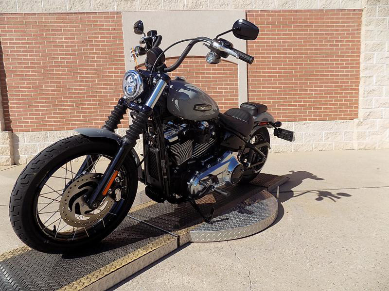 Street Bob®