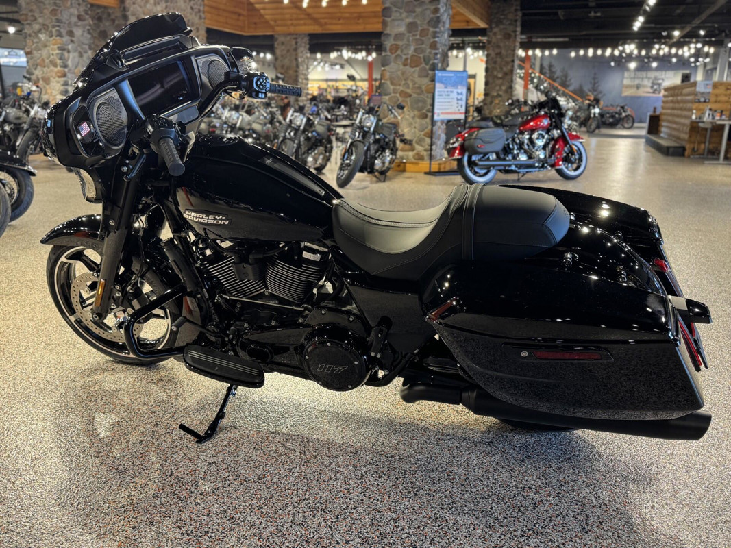Street Glide®