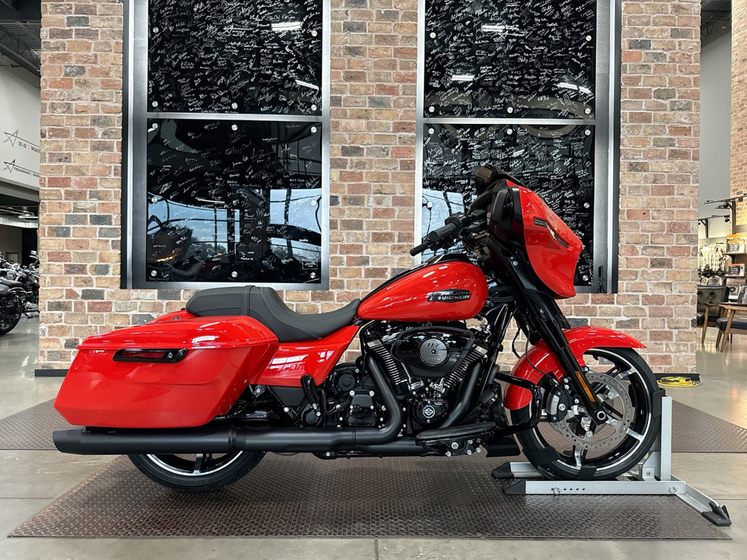 Street Glide®