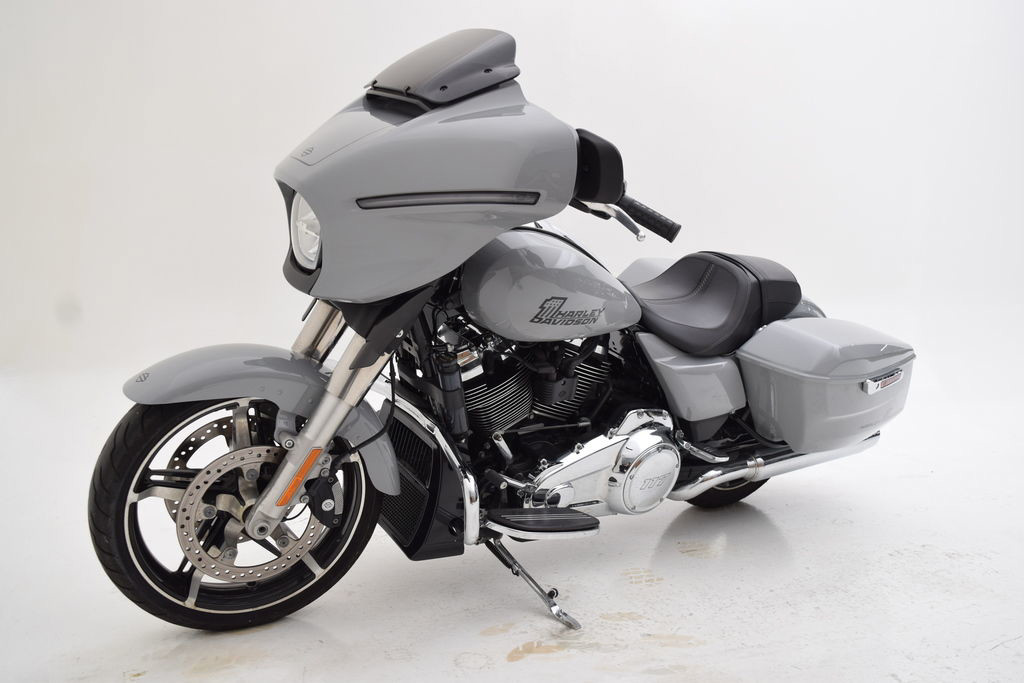 Street Glide®