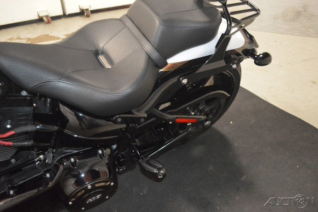 CVO® Pro Street Breakout®