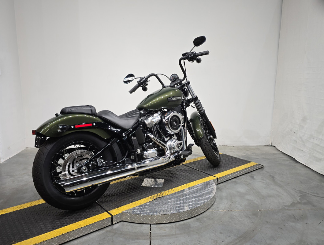 Street Bob®