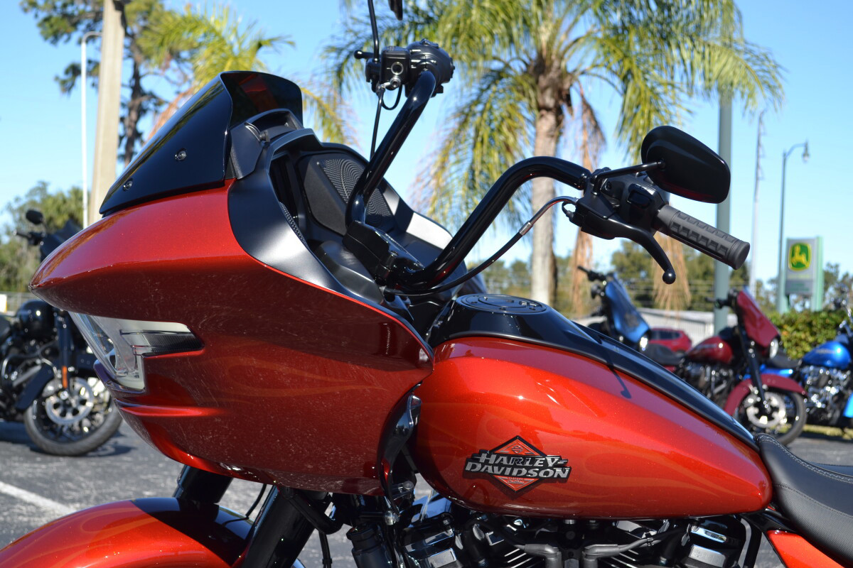 Road Glide®