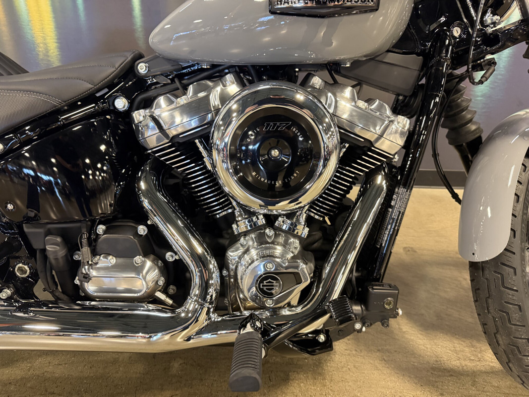 Street Bob®