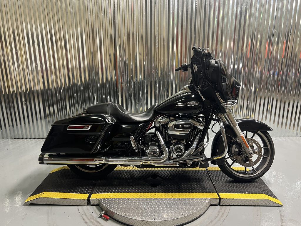 Street Glide®
