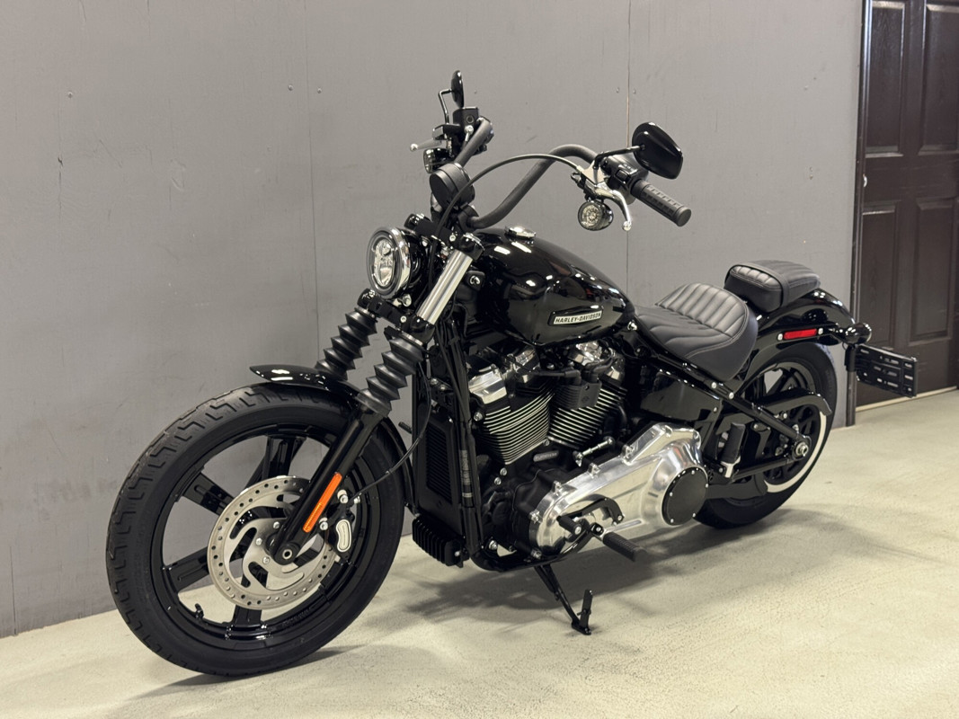 Street Bob®