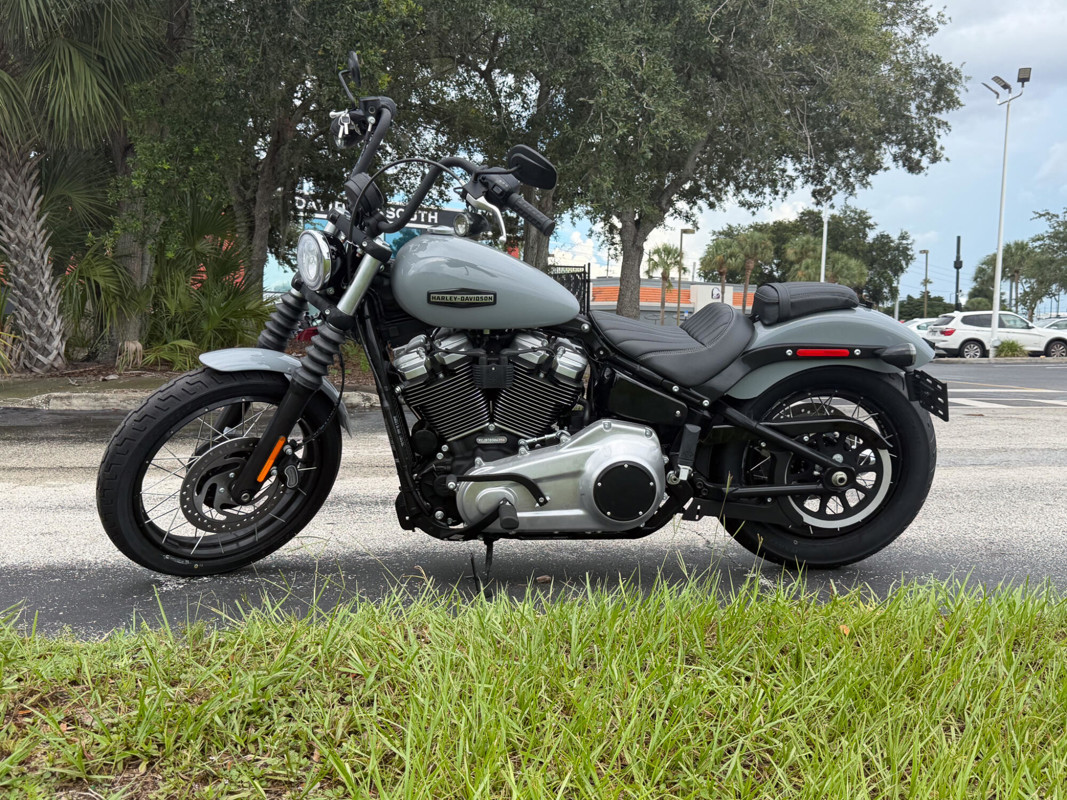 Street Bob®