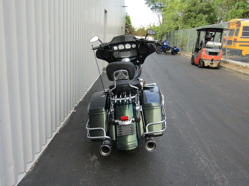Street Glide®