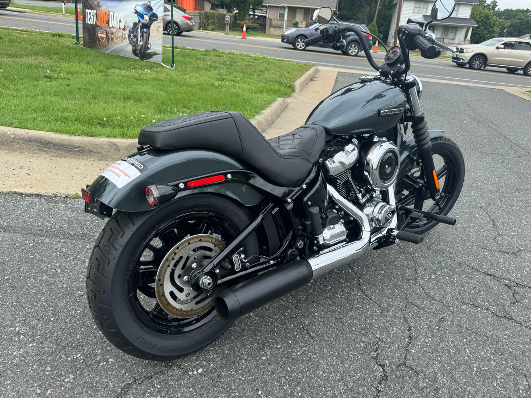 Street Bob®