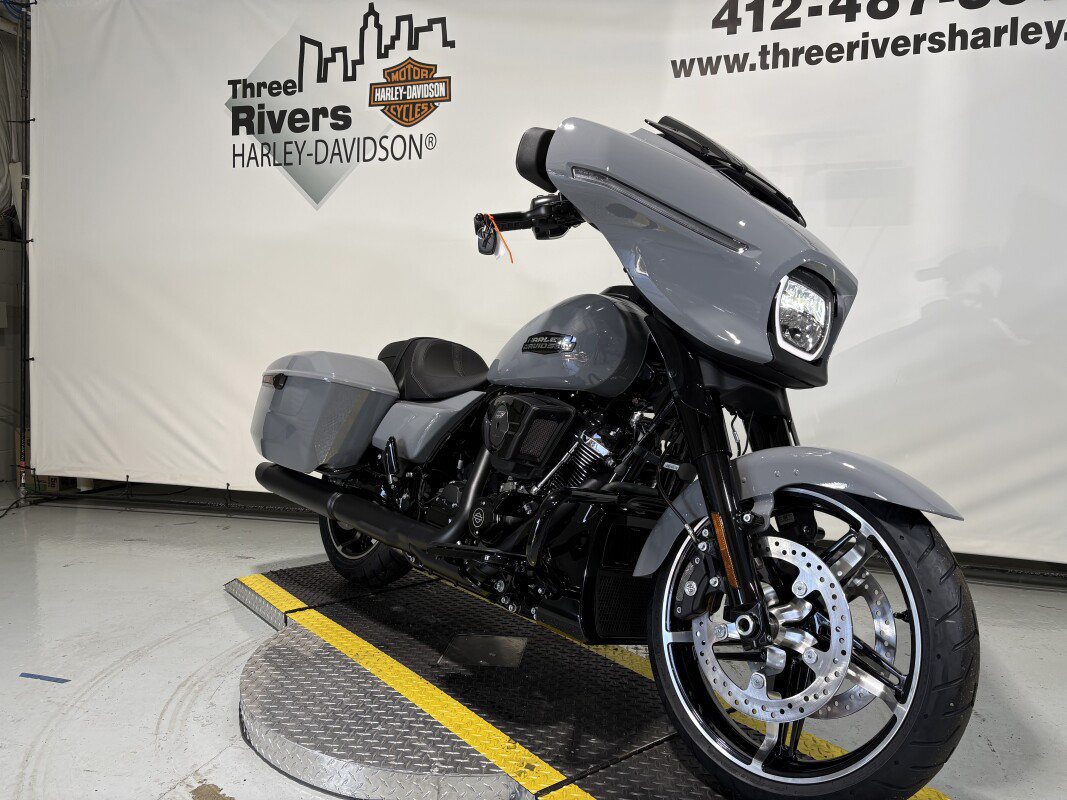 Street Glide®